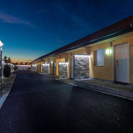 Motel Atos Bungalovi Nova Topola Exteriér fotografie